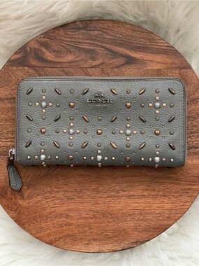 COACH Gray Pebble Leather Prairie Rivet Zip Around Wallet